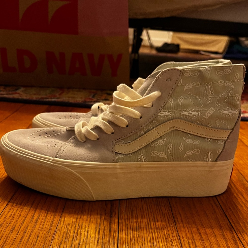 Vans Women's High-Top Sneakers - Cream and White
